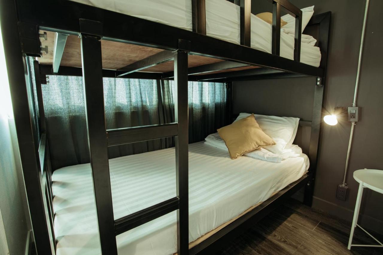 Bed and Breakfast Fashen Poshtel à Chiang Mai Extérieur photo