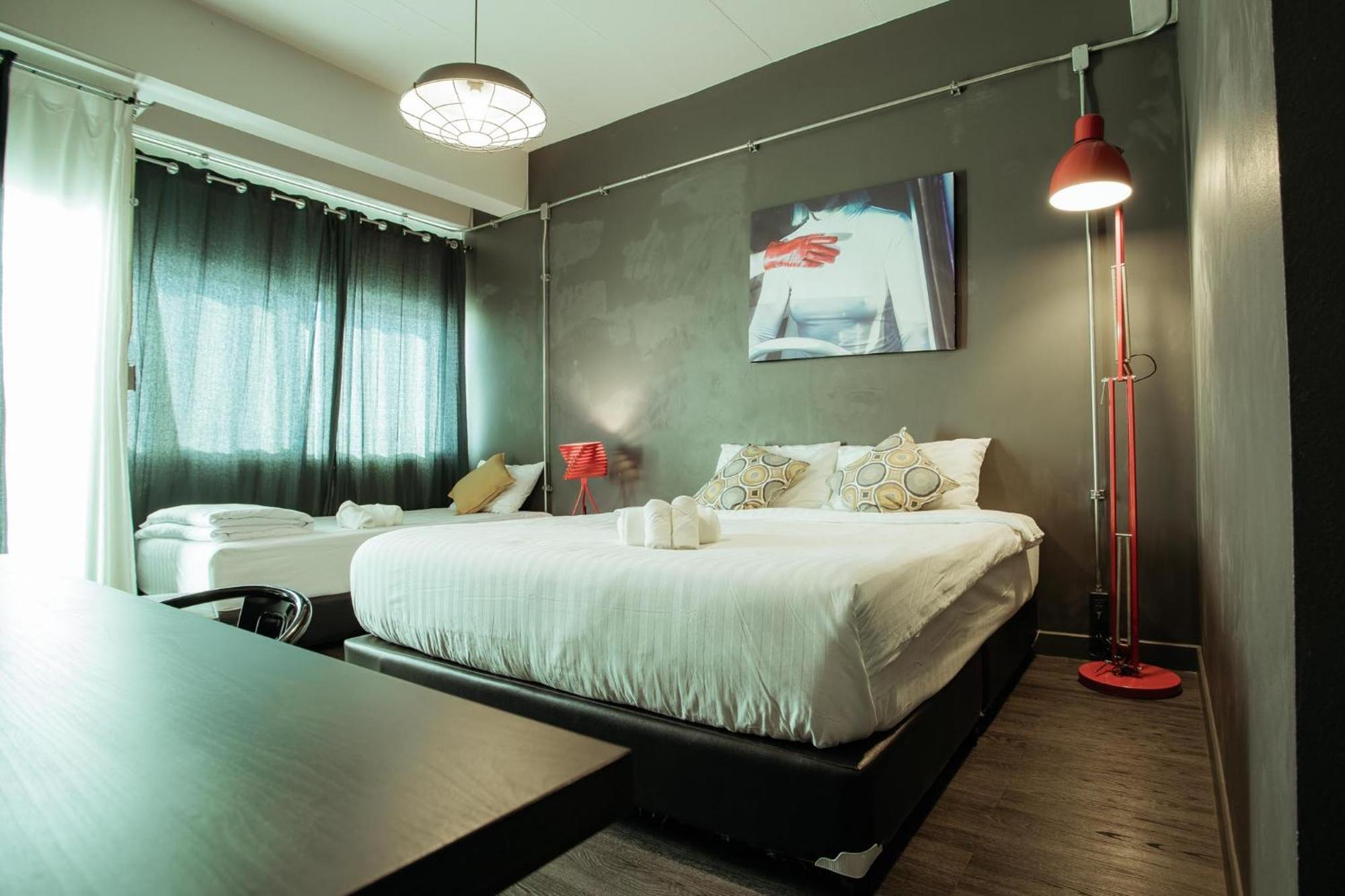 Bed and Breakfast Fashen Poshtel à Chiang Mai Extérieur photo