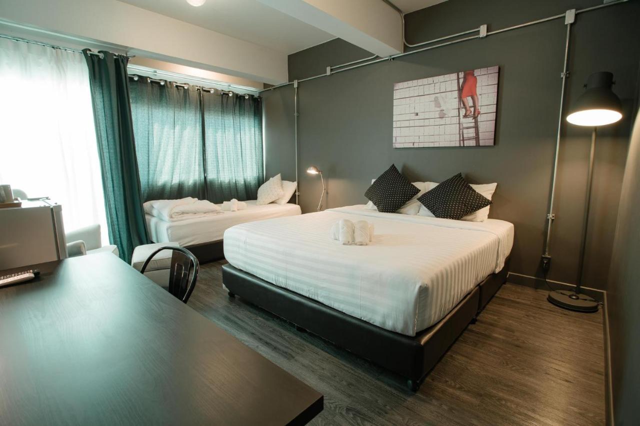 Bed and Breakfast Fashen Poshtel à Chiang Mai Extérieur photo