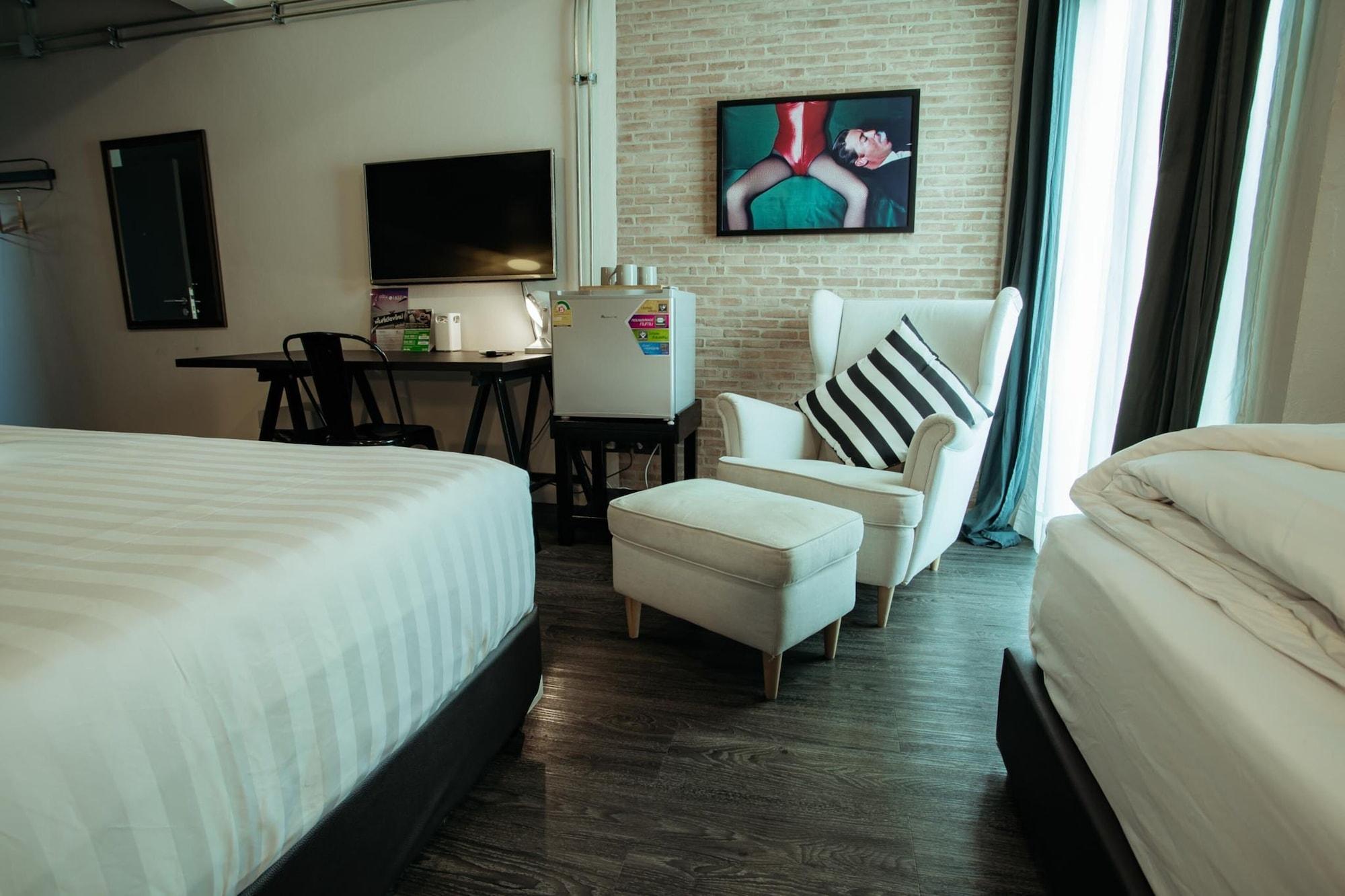 Bed and Breakfast Fashen Poshtel à Chiang Mai Extérieur photo