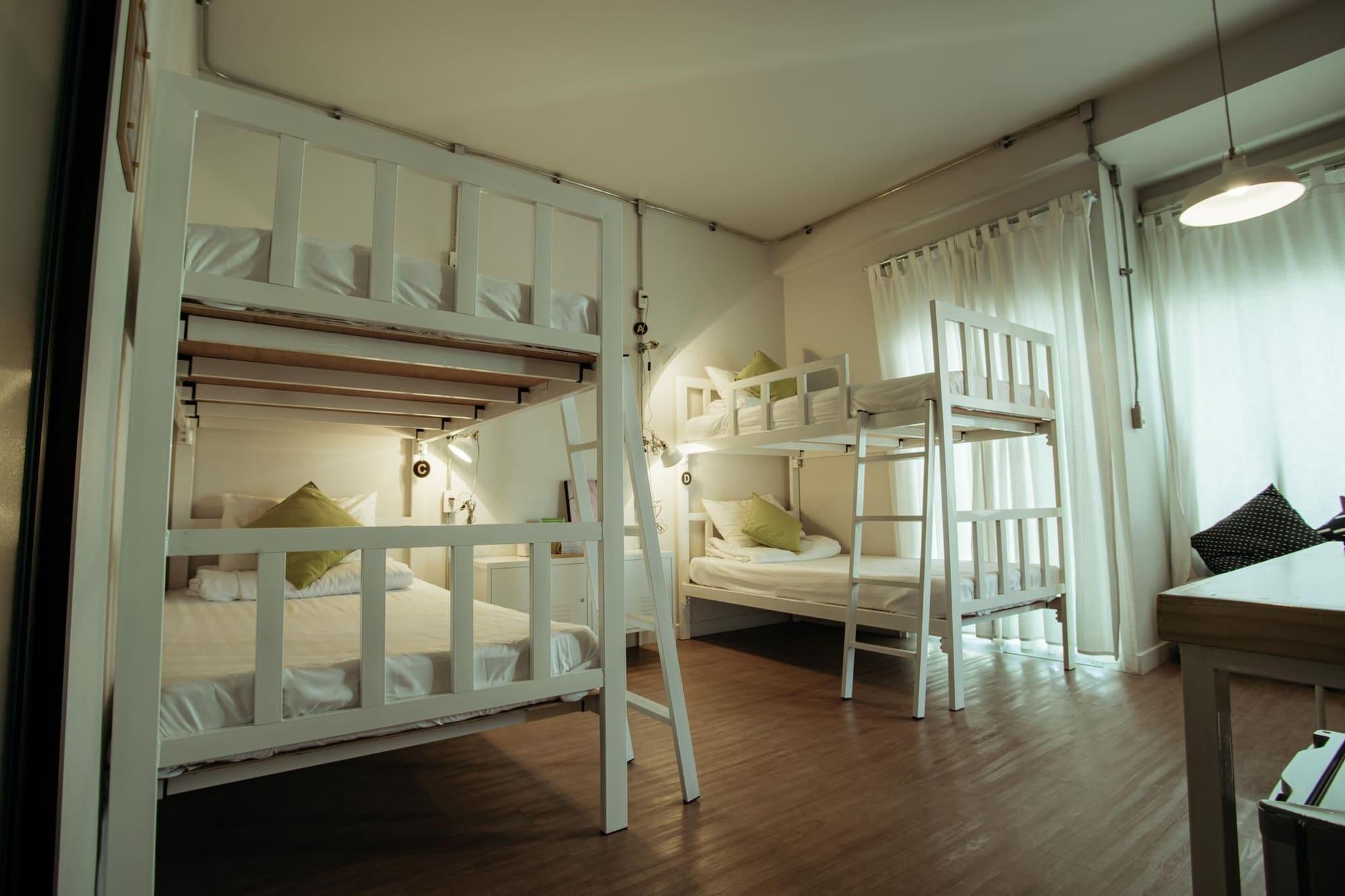 Bed and Breakfast Fashen Poshtel à Chiang Mai Extérieur photo
