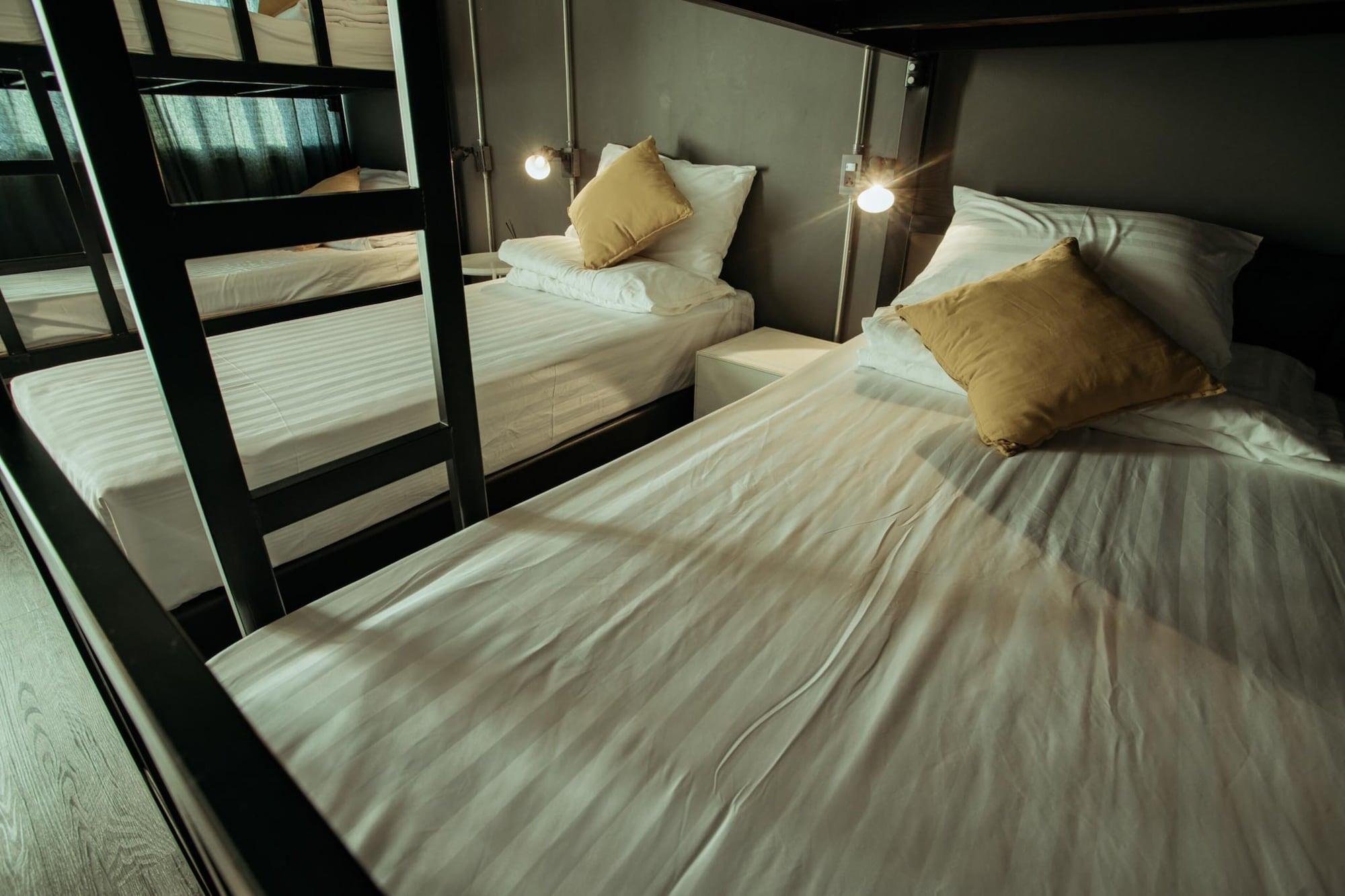 Bed and Breakfast Fashen Poshtel à Chiang Mai Extérieur photo