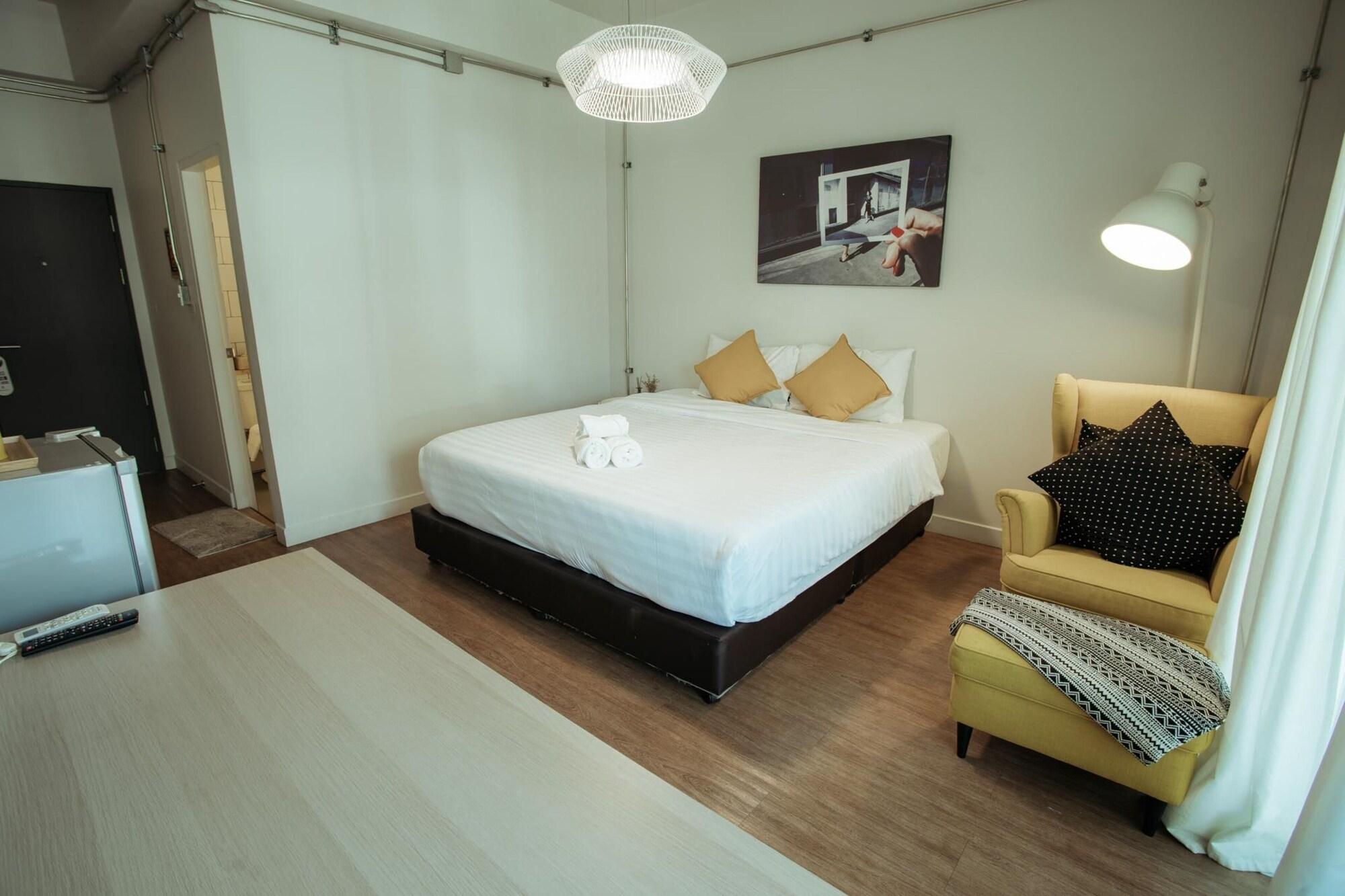 Bed and Breakfast Fashen Poshtel à Chiang Mai Extérieur photo